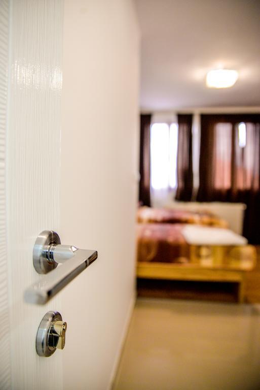 Apel Luxury Lägenhet Ni Exteriör bild