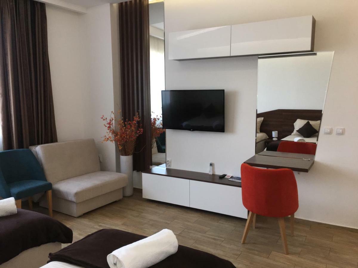 Apel Luxury Lägenhet Ni Exteriör bild